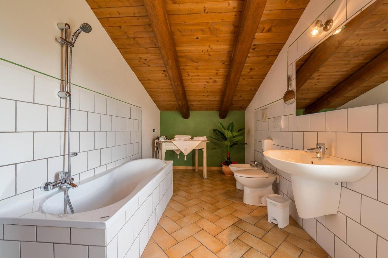 Agriturismo Il Nido Di Bacco Villa Saluzzo Luaran gambar