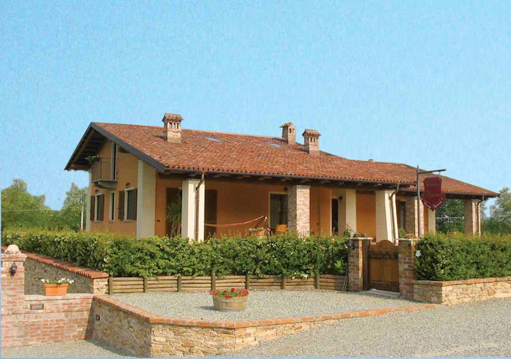 Agriturismo Il Nido Di Bacco Villa Saluzzo Luaran gambar